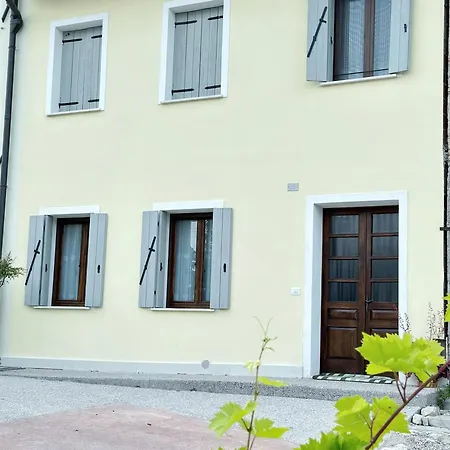 Apartment Parisi - *