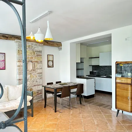 Apartment Parisi - *
