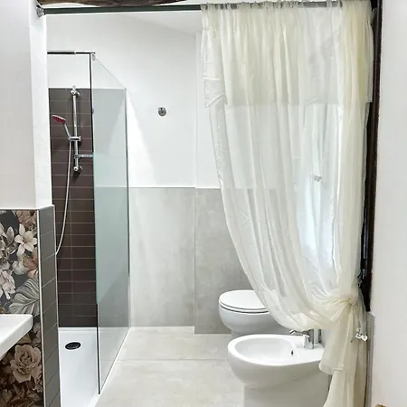Apartment Parisi - *